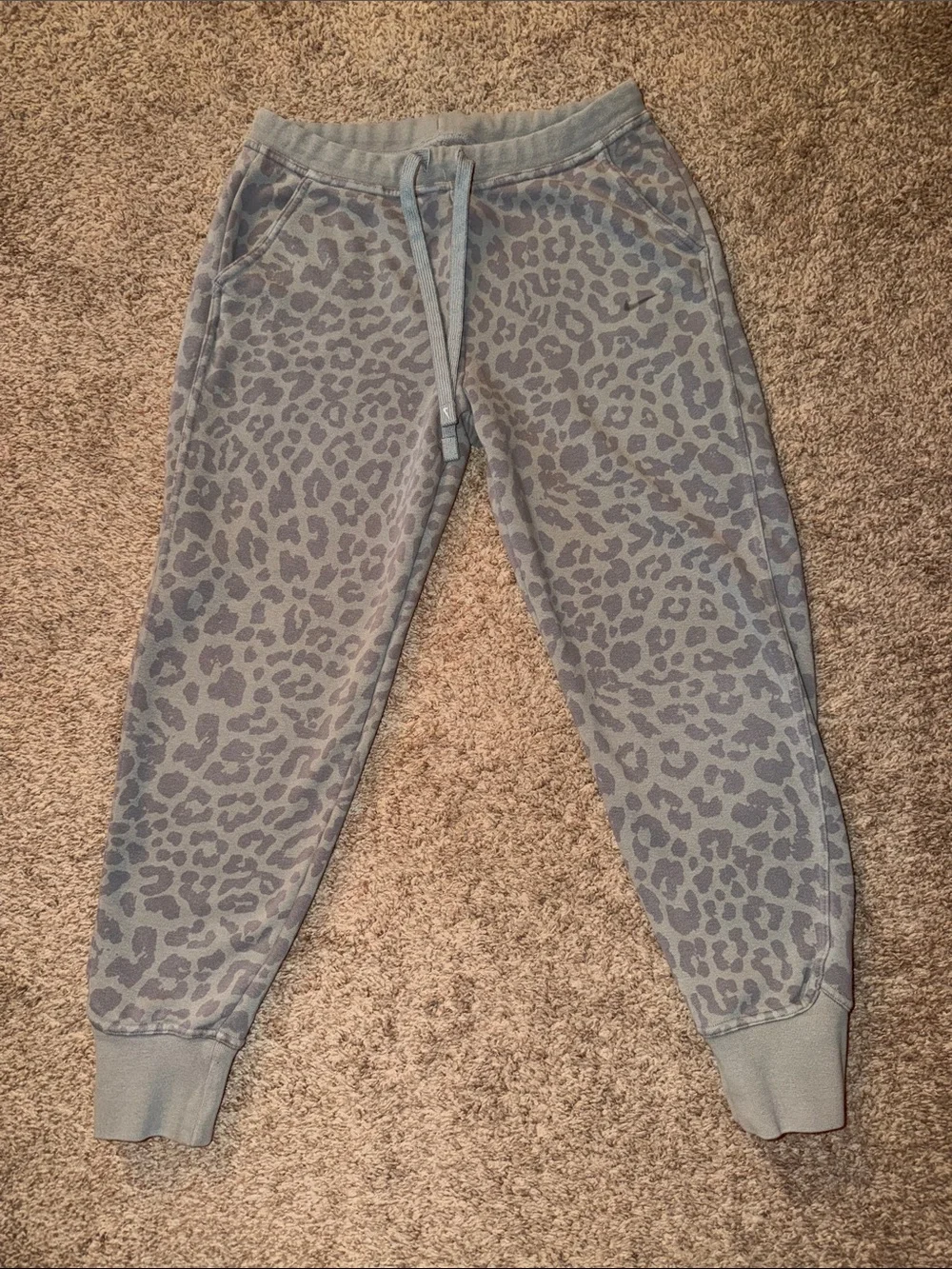 Nike Dri-FIT Get Fit Gray Leopard Print Joggers Size S DD6431-073